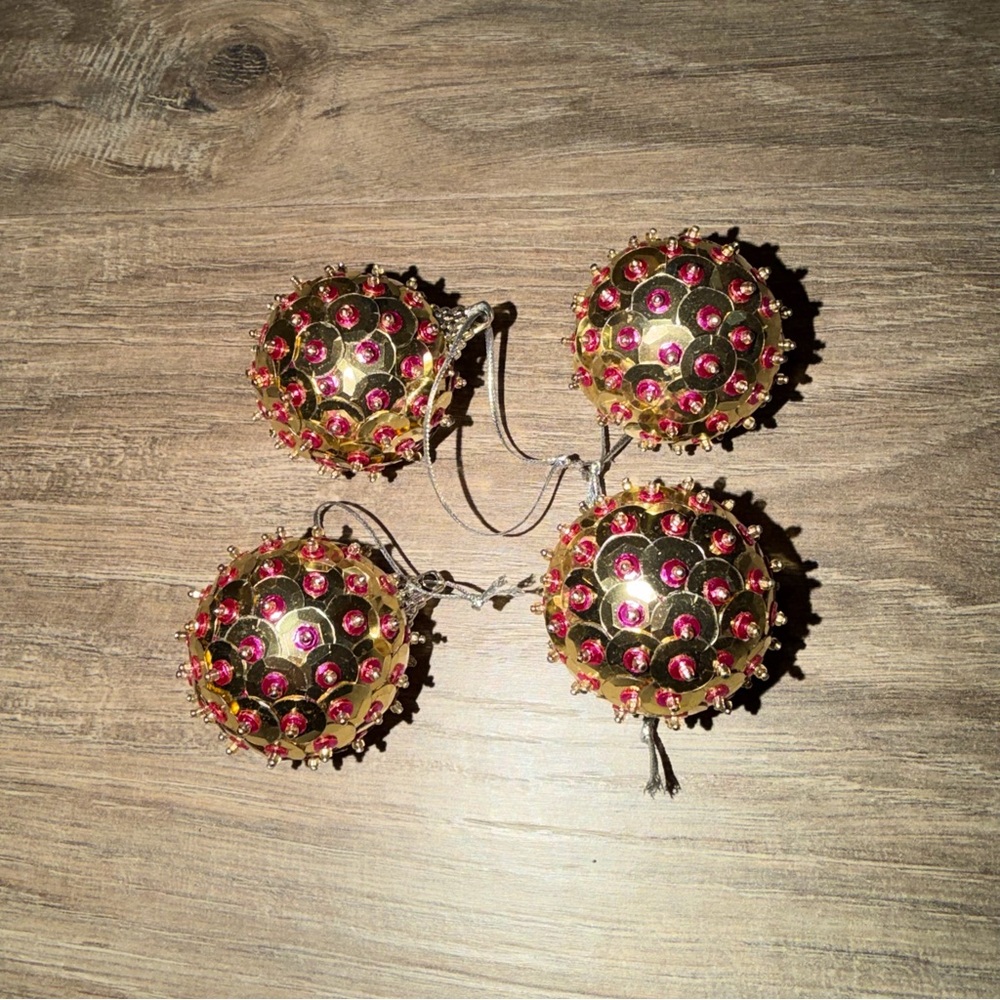 Sequin beaded pushpin ornaments